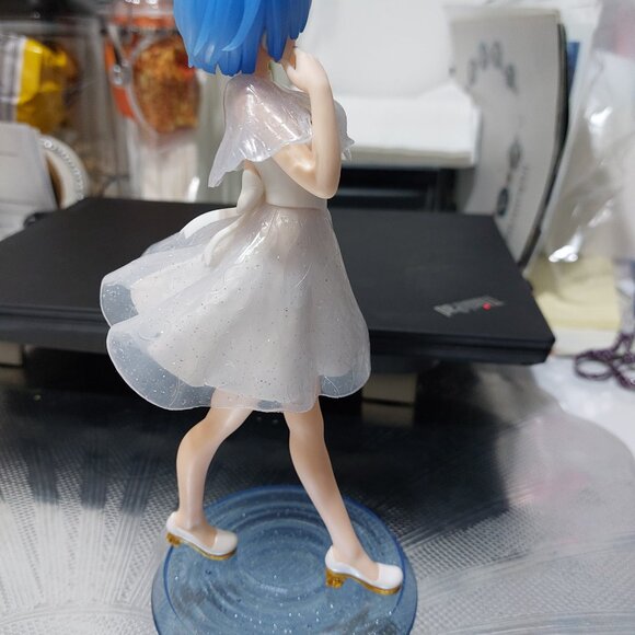 Super Pretty Cute Anime Girl In a Pretty Princess Dress in Gold Toned Gold Heels - Picture 9 of 13